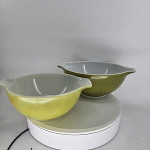 Vintage Pyrex Verde Cinderella Mixing Bowls Set 442 1.5qt 443 2.5qt Olive Green